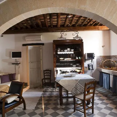 Delightful Charming House With Pool And All The Facilities You Need Dom wakacyjny