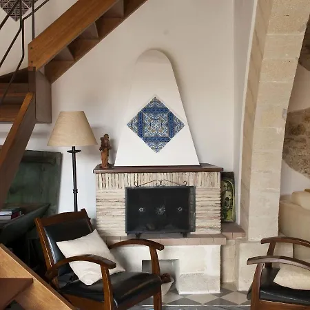 Dom wakacyjny Delightful Charming House With Pool And All The Facilities You Need