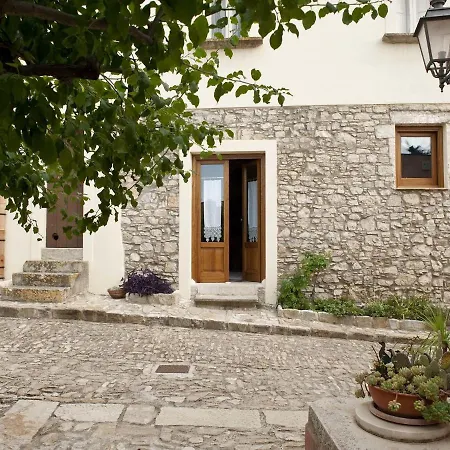 Delightful Charming House With Pool And All The Facilities You Need Dom wakacyjny Buseto Palizzolo