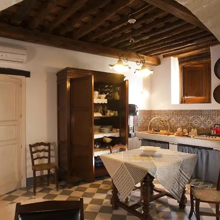 Delightful Charming House With Pool And All The Facilities You Need Buseto Palizzolo